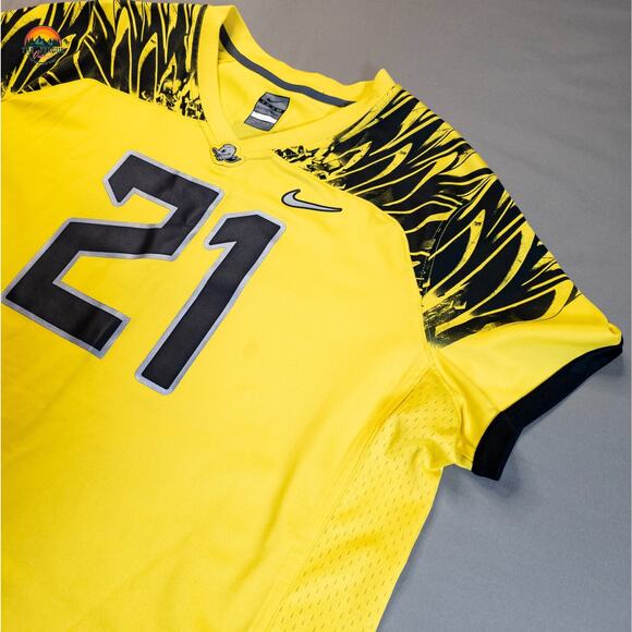 Nike Oregon Ducks Football Jersey Yellow Short Sleeve Pullover Boys Size 2XL - Picture 4 of 10